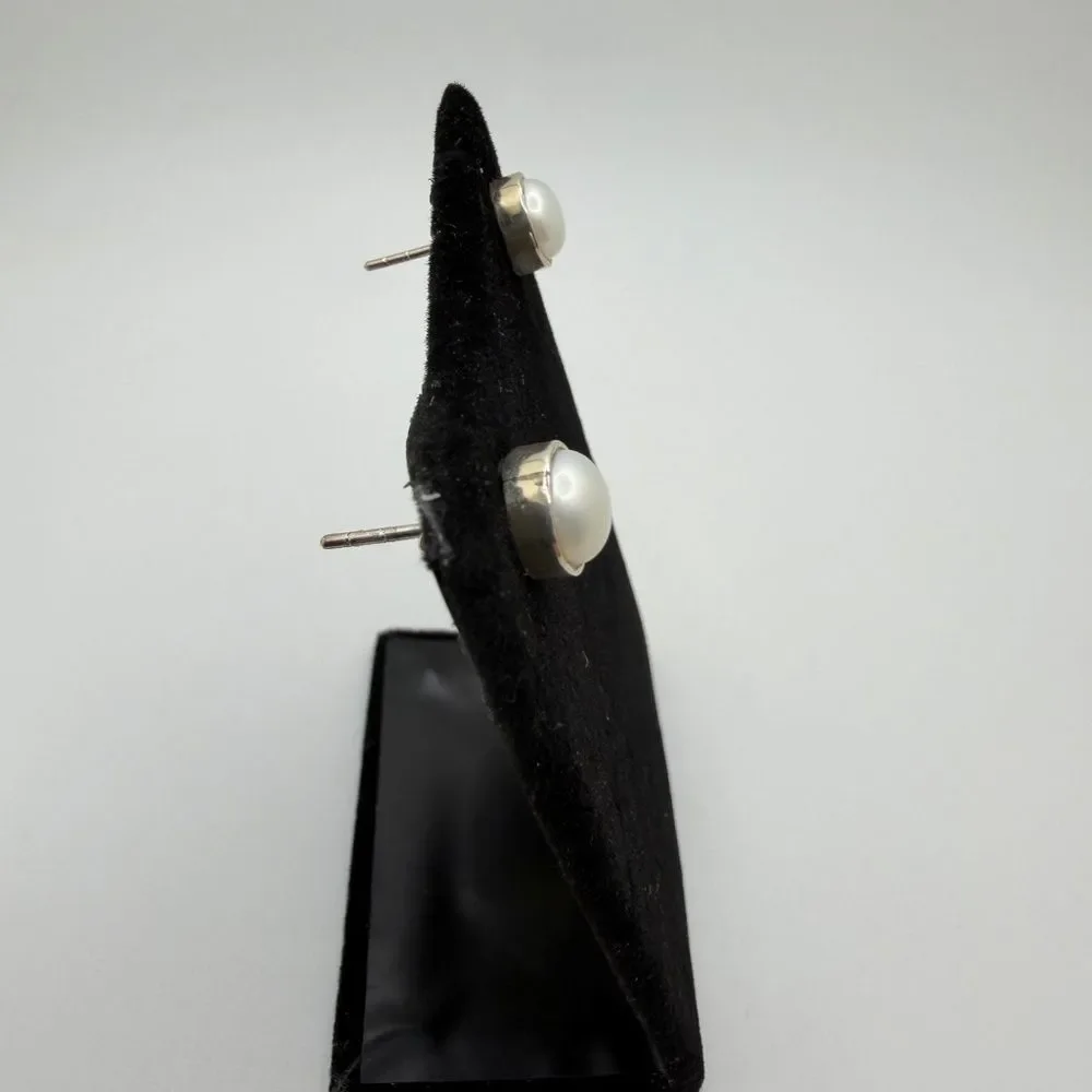 Sterling Silver, 7mm‎ genuine pearl stud earrings!
